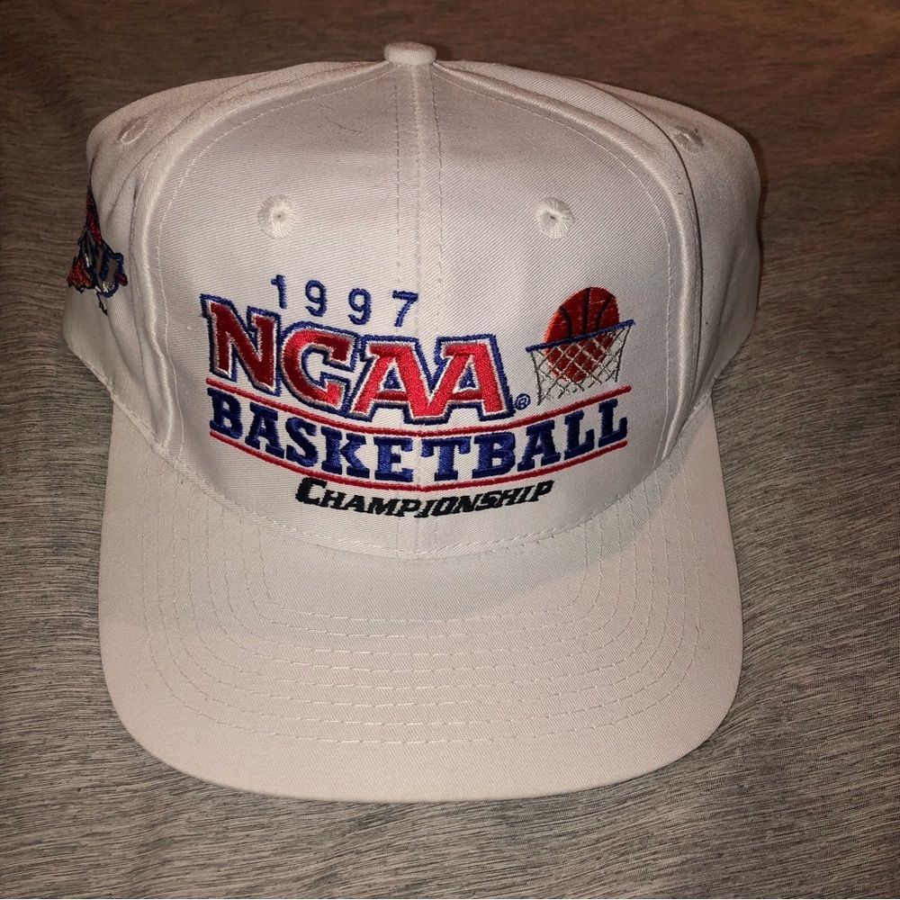 Vintage 1997 ncaa basketball isu Iowa state cyclones deadstock hat